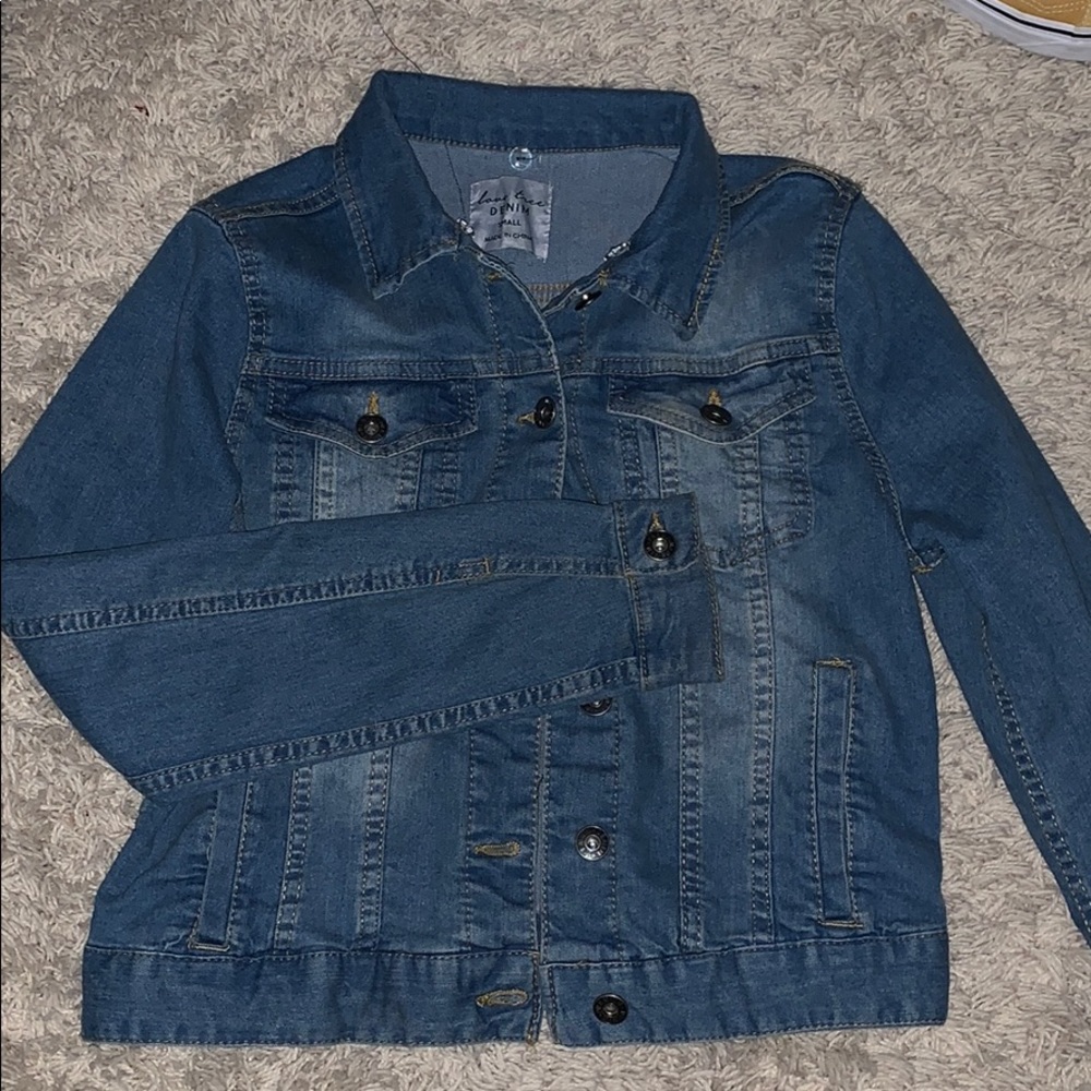 WOMANS DENIM JACKET
